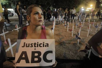 epigmenioibarra's tweet photo. Guardería ABC
2009
En Hermosillo, Sonora, el incendio de esta guardería provocó la muerte de 49 bebés y reveló el engaño de entregar ese servicio público a particulares que no garantizaban las mínimas condiciones de seguridad, como la prima de Margarita Zavala de Calderón. https://t.co/H6yQiWI9bR