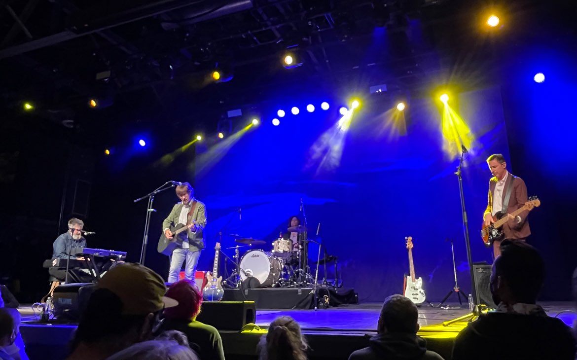 haleybel's tweet photo. coming on here to post a tweet for the first time since 2019 but it’s only for the @mountain_goats 

thanks for the great tunes and feels. much love from philly. I’ll tell gritty you said hi https://t.co/q81vckZ3vZ