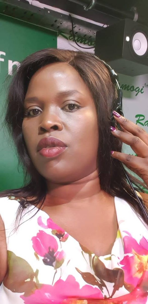 Machiegni e chenro mar Kogwen gi tich angwen majaberni. Waduoko ne Nyasaye erokamano kuom miyowa mich mar ngima. Matayi en an Nyar Otieno Oduk kachung e loo V.O.J