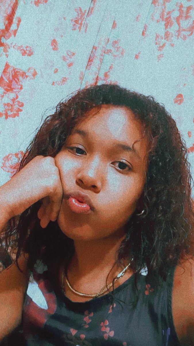 Adri_0618's tweet photo. Ok me gustaron 

Pd: no me ignoren 🤧 https://t.co/dRw56A2jQv