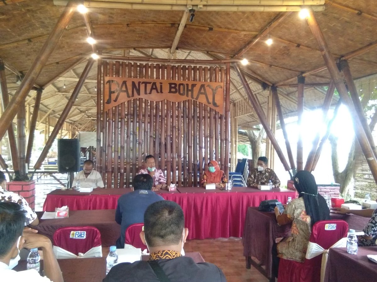 dlh_kabprob's tweet photo. Dalam rangka penguatan pelaksanaan Proklim di daerah dan sebagai persiapan pengusulan nominasi ProKlim Lestari, DLH Provinsi Jawa Timur mengadakan pembinaan ProKlim di Pantai Bohay Kecamatan Paiton pada Selasa (19/10/2021)... https://t.co/5qspmEUAuL
#ProKlim
#ProklimLestari https://t.co/7khIOSazbE