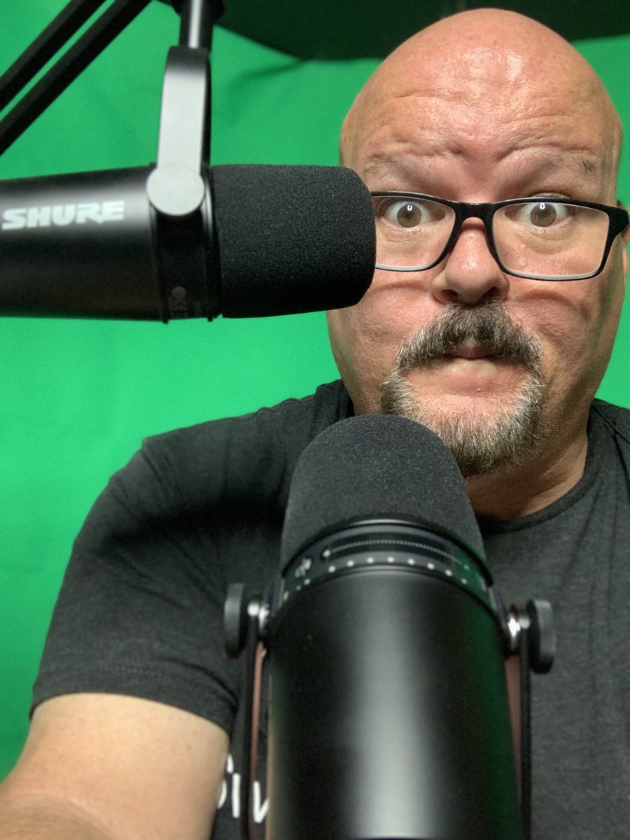GlobalPhotopro's tweet photo. @shure @ShureUK #twoforone #shuremic @VOYRme @MusicMattersDH @SwitcherStudio #mv7 #podcastmic #podcasting #musicmatterspodcast #shure #voyrme https://t.co/5ym0lglby3 https://t.co/N8TtlisBV5