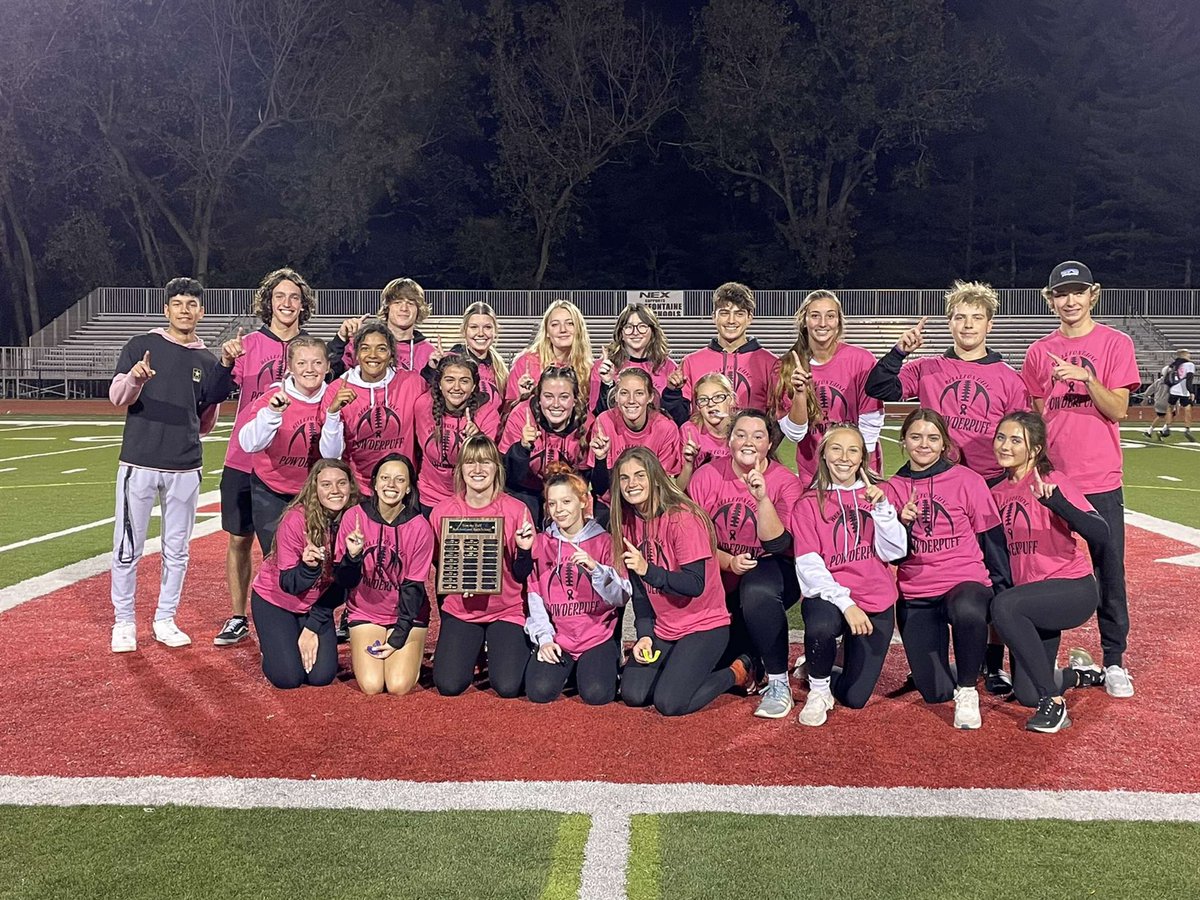 BHSJockBlock's tweet photo. Congrats to the seniors for winning Powderpuff &amp; thanks to everyone for participating! 🏈💕 https://t.co/sKjsaH2jRO