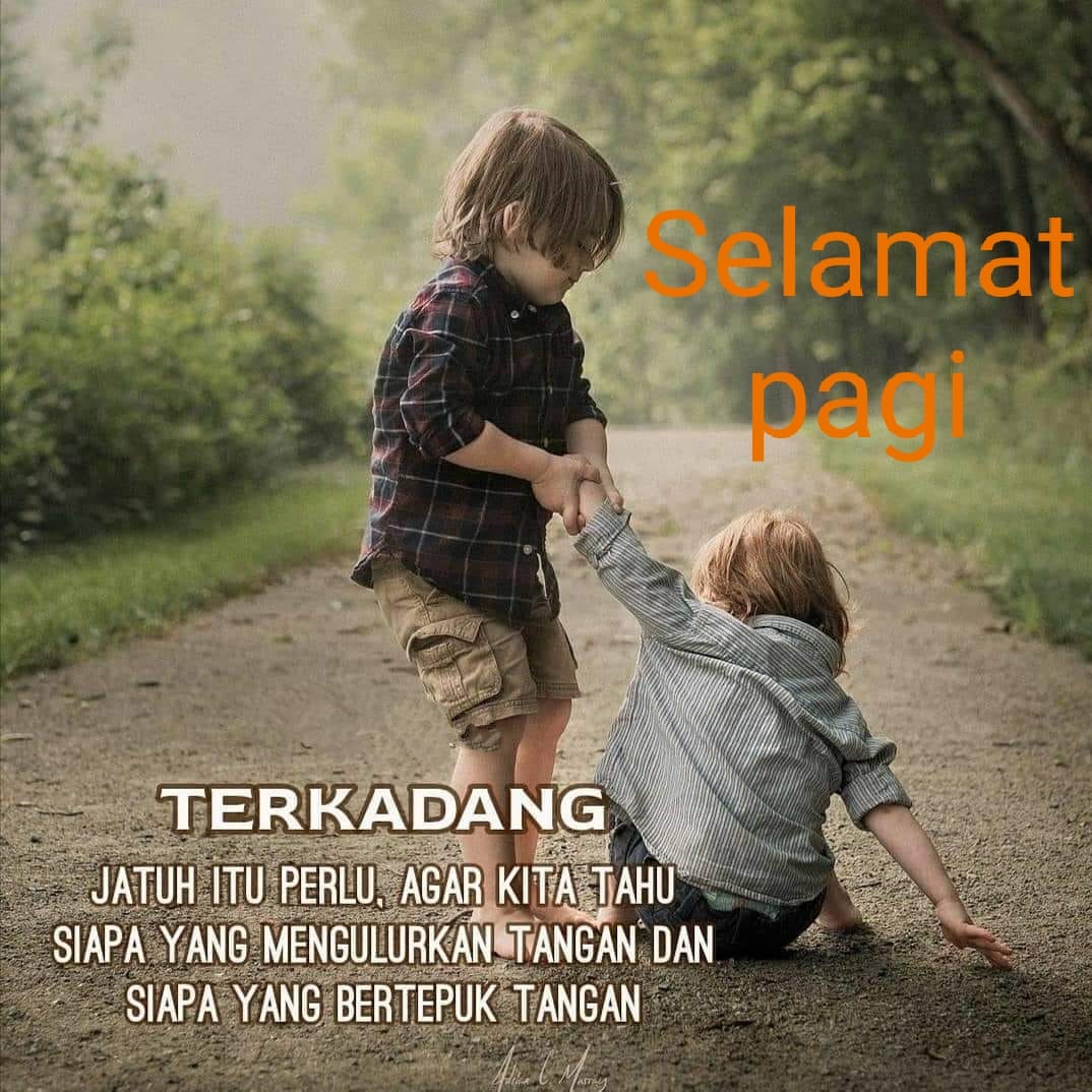 Друзья сожалеет. Поддержка подруги. Психологическая помощь. Дружба поддержка. Дети сопереживают.