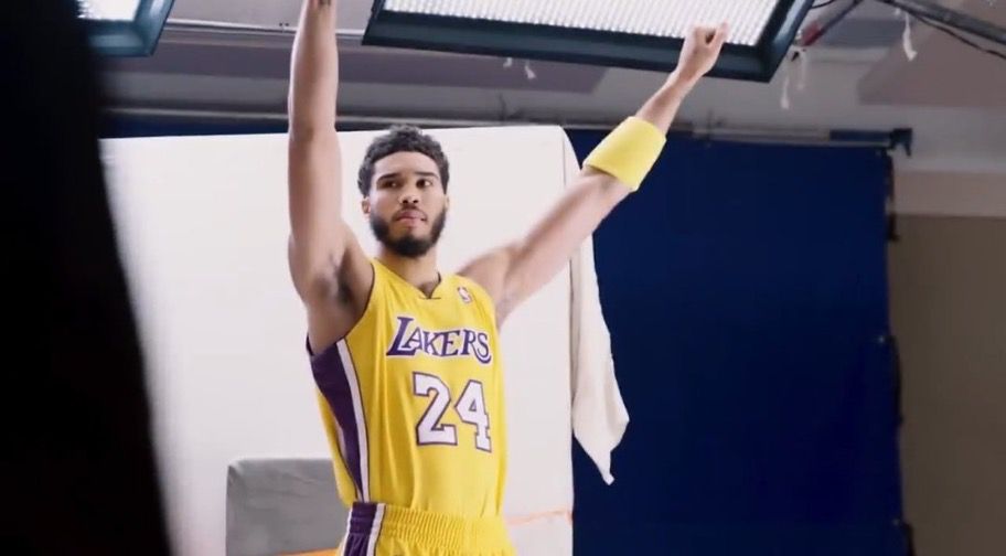 ParalyticsNBA's tweet photo. Jayson Tatum woke up feeling a Laker today 🔥😤

→ 44:35 minutes 🙄🙄
→ 7/30 FG (23,3%) 🧱🥴
→  2/15 3PT (13,3%) 🤮🎯
→  3 turnovers 🤡🤡
→ Owned by Evan Fournier ☠️⚰️

Next Lakers legend like Kobe⁉️🥶 https://t.co/RO16HbWaQw