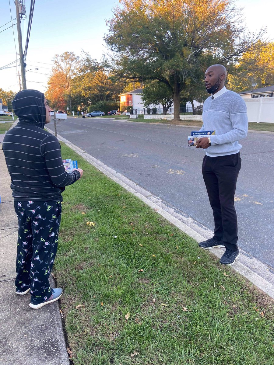 justin4nassau's tweet photo. A busy day today from appearing on Your Our Unity to talking with the Baldwin Oaks Civic Association and walking in East Massapequa. #baldwinoakscivicassociation #eastmassapequa #justin4nassau #bluenassau #voterowaalltheway https://t.co/DPIkXP4vqm