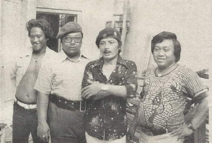 Buat yang kangen sama Surya Group, group lawak legendaris dari Surabaya, berikut kami cukilkan fotonya dari majalah Aktuil tahun 1980