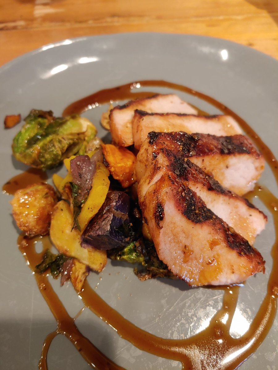 jayatetoomuch's tweet photo. Dinner tonight was at Front Porch Cafe. Themed around Dolly's first stage, her front porch! Balsamic & Mustard Pork Chop, Gouda Grits & Chicken Gumbo, & Apple Dumpling. #Dollywood #dollywoodeats #harvestfestival #frontporchcafe https://t.co/qRGWydbyuY