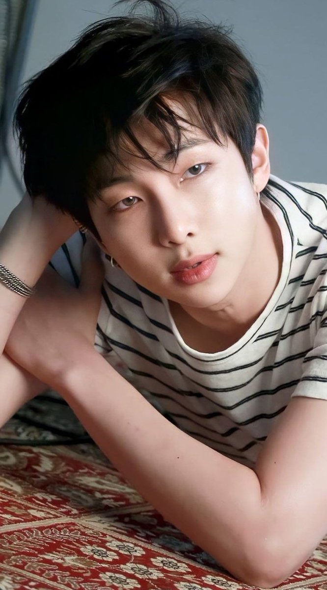 vggukhs_'s tweet photo. this namjoon fake love era hits different. https://t.co/XsKCMVfPbF