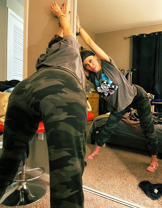 Gettin ready for some fun.  He&rsquo;s almost home😈💋 #wifeysworld #milf #femalebody #girlpower https://t.c<a href="/tag/girlpower"class="tags"><span>#girlpower</span></a><a href="/tag/milf"class="tags"><span>#milf</span></a><a href="/tag/femalebody"class="tags"><span>#femalebody</span></a><a href="/tag/wifeysworld"class="tags"><span>#wifeysworld</span></a>