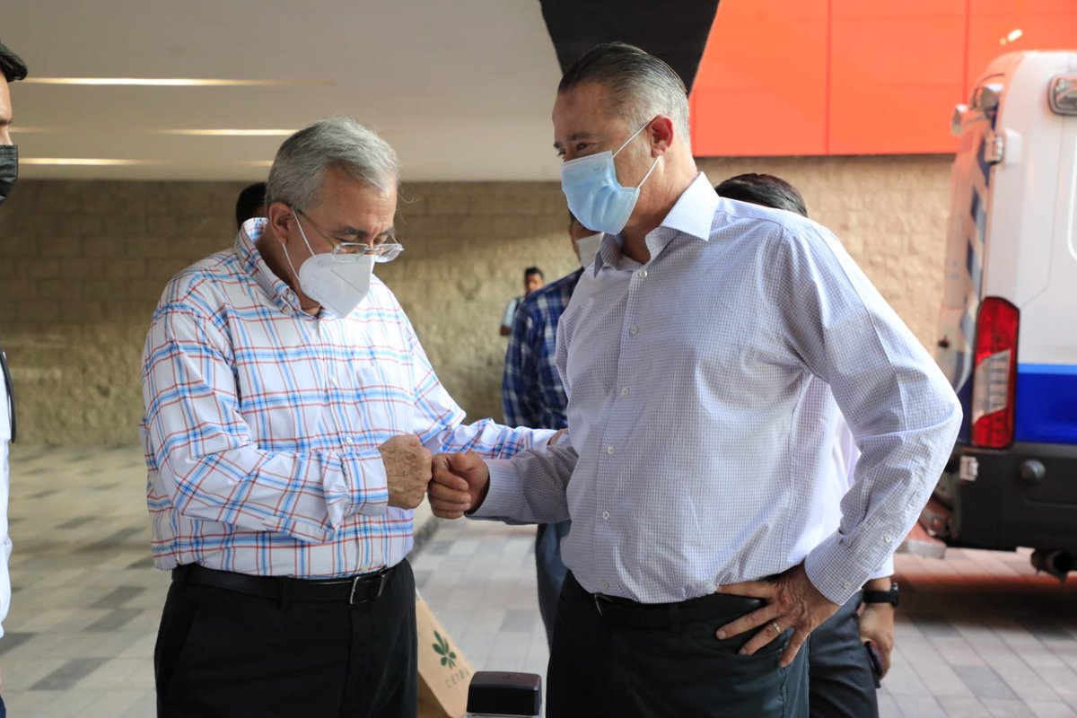 Hoy fue una buena tarde para #Sinaloa por la apertura de grandes tiendas departamentales en lo que será el nuevo centro comercial La Ceiba, un polo de desarrollo, empleo y signo de la confianza en el estado. Mi gobierno ha sido facilitador y promotor de inversiones.

#PuroSinaloa