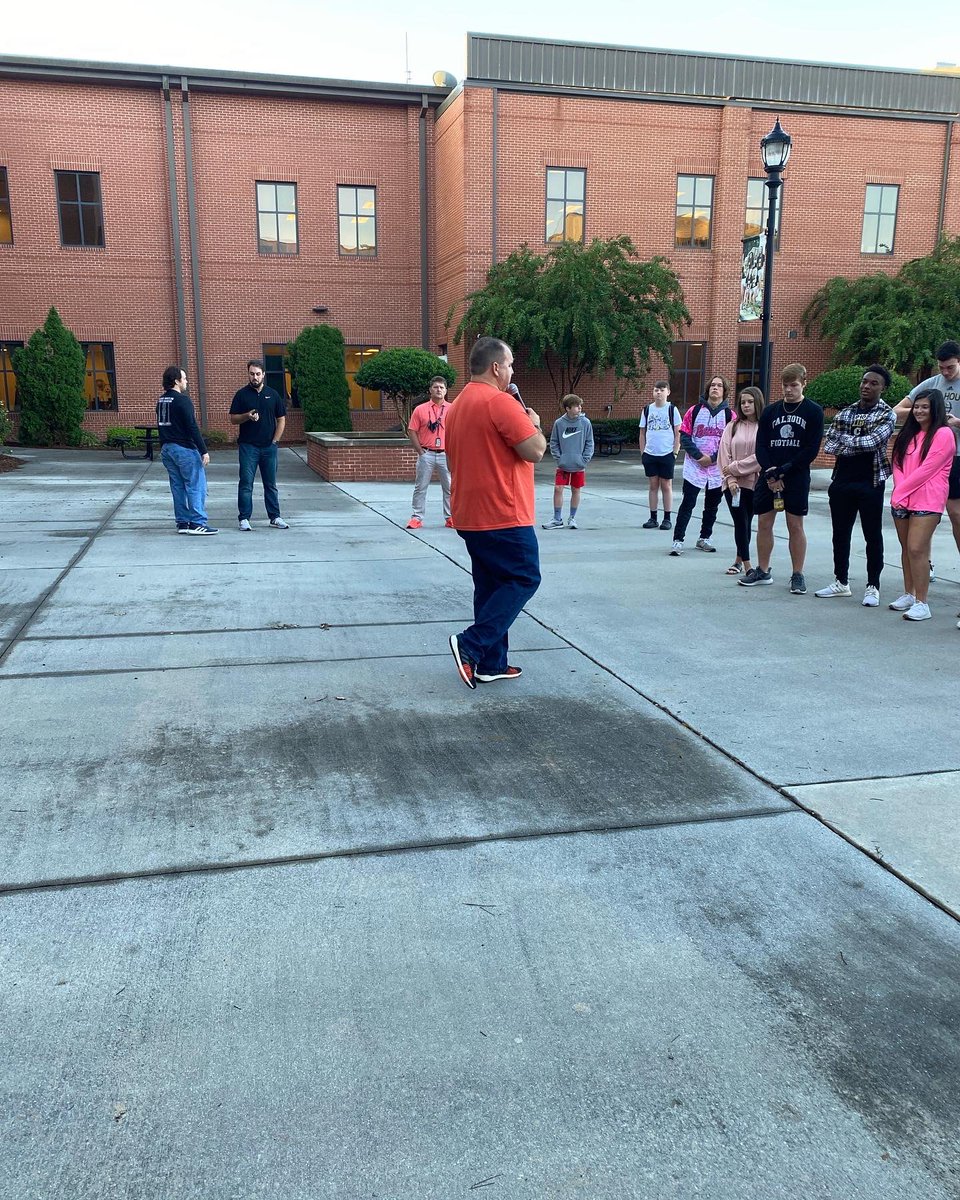 _CHS_FCA_'s tweet photo. Thank you @stevenjwaters for speaking at FCA before Gall Break. We enjoyed “Waffles and Waters!” https://t.co/lPCGiMA3LF