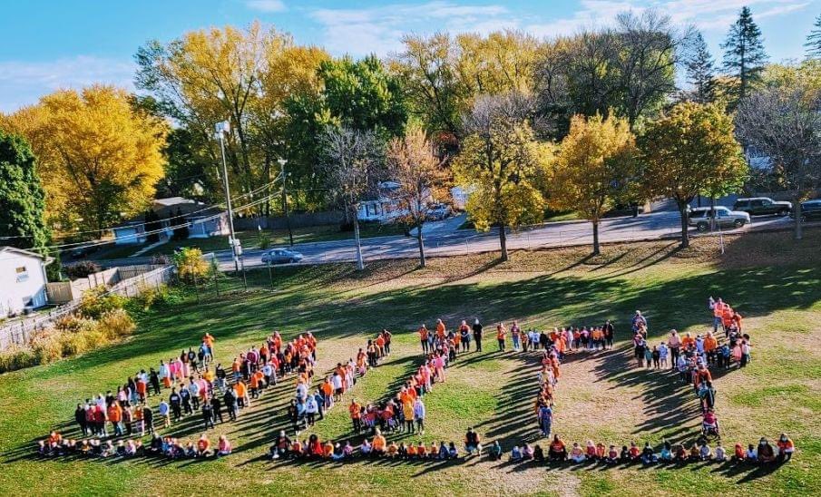 susanmondry's tweet photo. Eastern Heights Elementary celebrating UNITY day! https://t.co/bbDEgwwR44