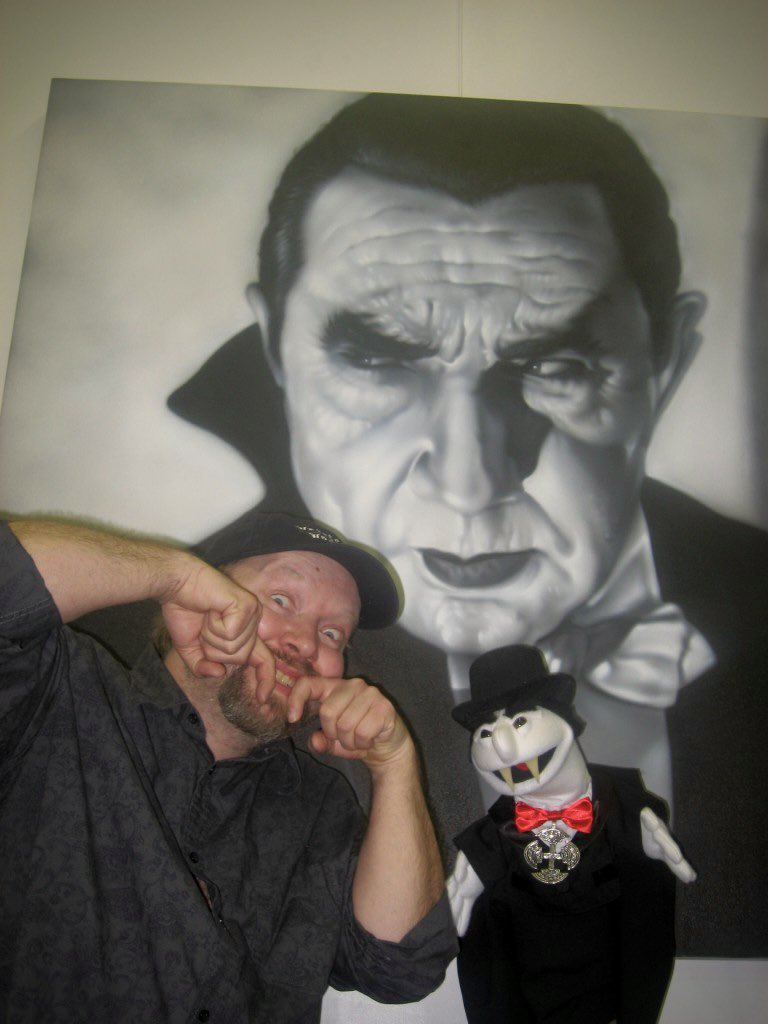linworkman's tweet photo. Happy birthday #BelaLugosi 🧛♂️🦇
Donated this painting to the Orpheum Theatre’s annual auction a few years back.
Airbrushed acrylics on 4’x4’ canvas.
#Dracula #linworkman #linworkmanart #airbrush #Paasche #monsterpiece #UniversalMonsters #SIVAD https://t.co/44LMoDwNTp