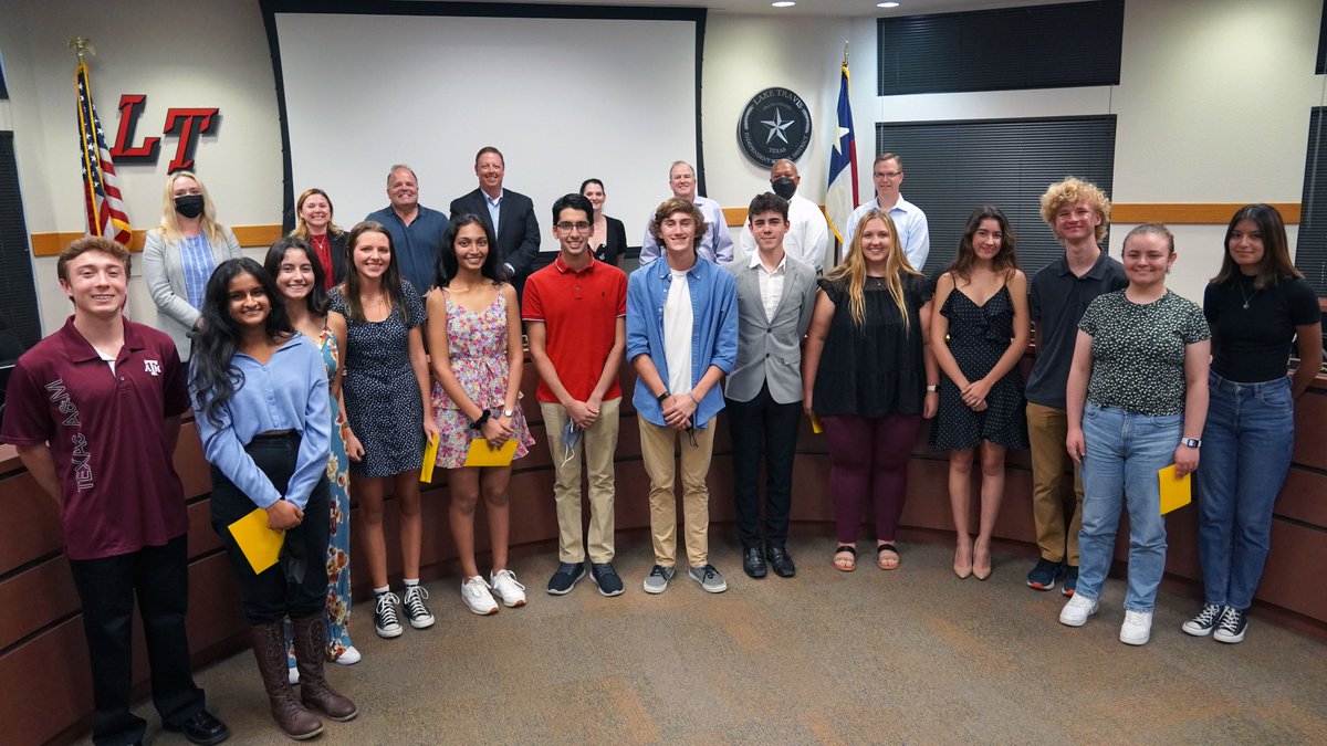 ltisdschools's tweet photo. We are pleased to announce that a school-record 71 seniors from @LakeTravisHS have been recognized by the 2022 National Merit Scholarship Program! 🏅 👏 For a complete listing of students, visit https://t.co/4P2eoiu8Jw #LTCelebrateCommunity https://t.co/pcxxe7AU08