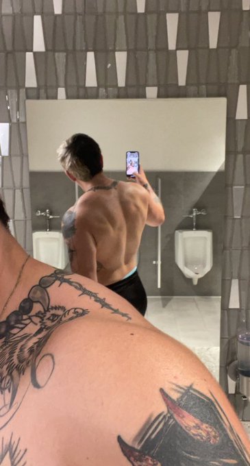 Front $ back https://t.co/QbUy8fUc8H