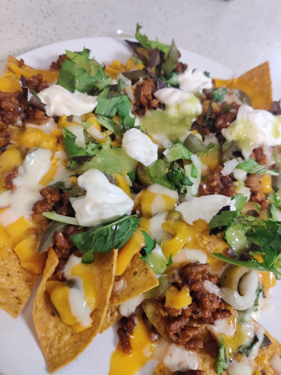 407foodie's tweet image. Home just turned on Netflix and made me some nachos... #WorkDetox