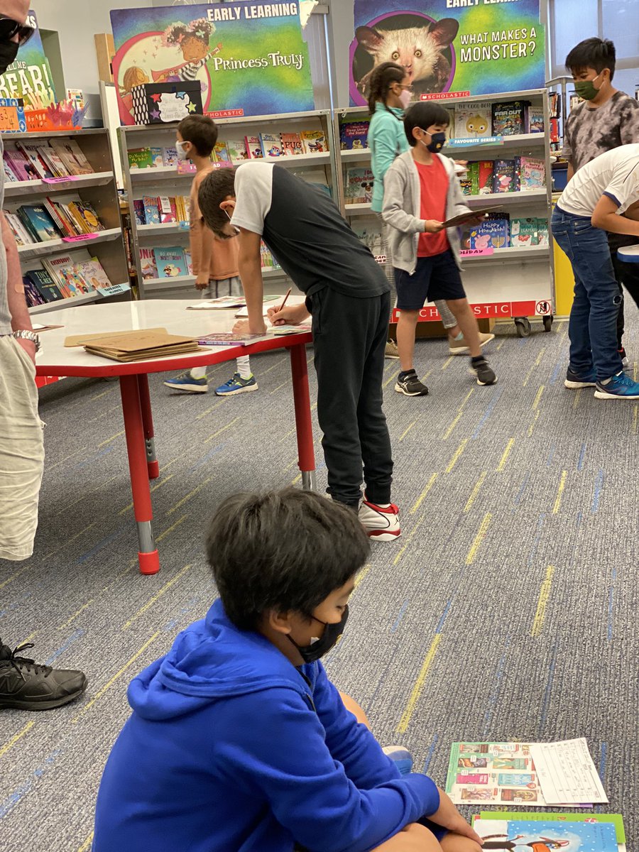 MrsJPearl's tweet photo. Very exciting week of book shopping at our book fair @TDSB_ArmourHts culminating with our outdoor Family event. Engaging all of our readers and book lovers. https://t.co/N6of7hXLVU