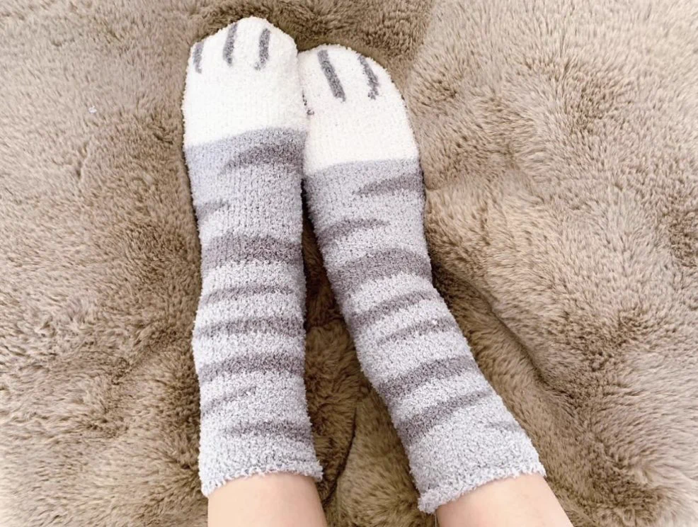 履くと猫の足になれる！？ダイソーの猫靴下が可愛い！