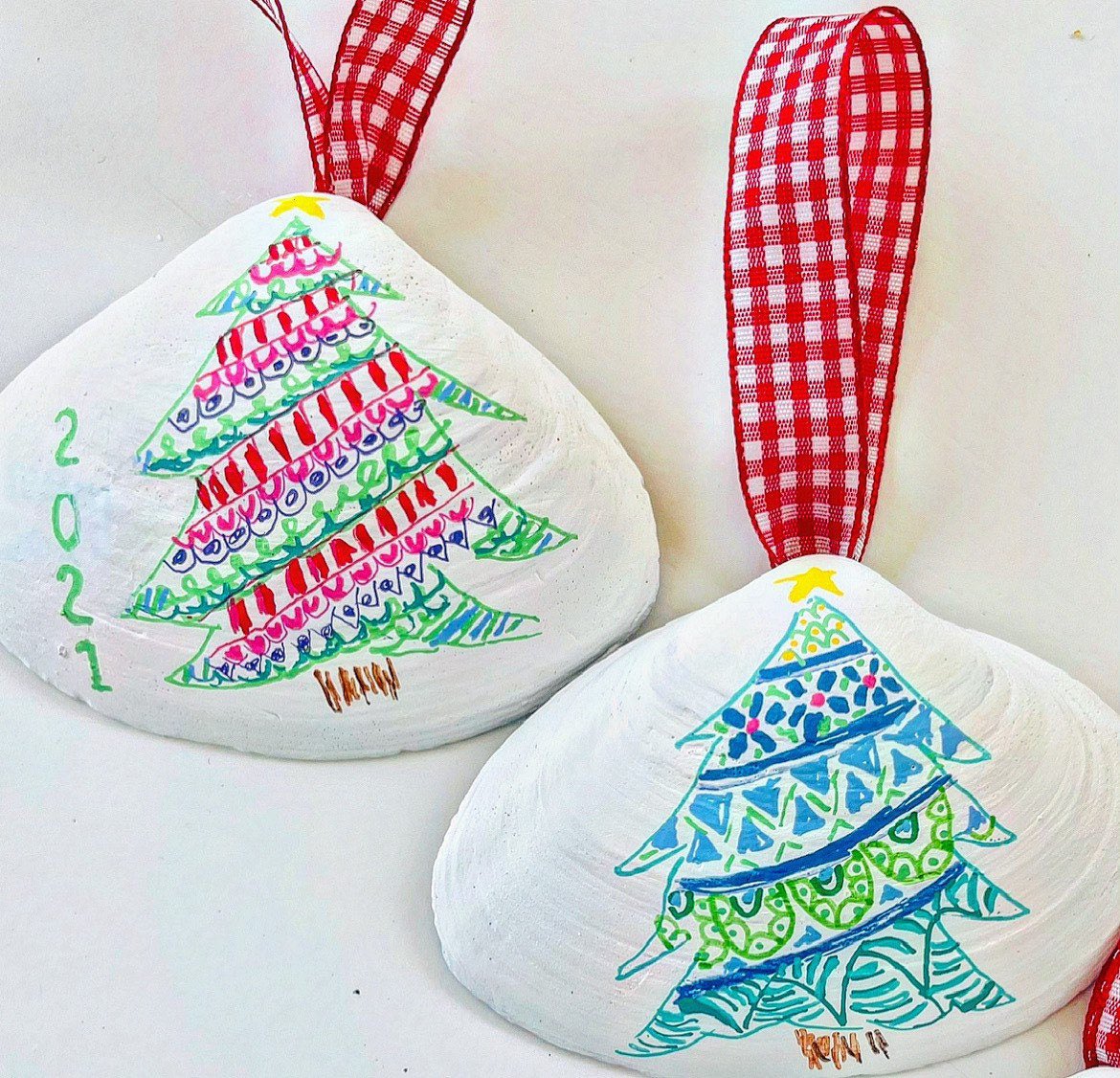 sweep_of_sand's tweet photo. New! Christmas seashell ornaments. #soboho #christmasornament #shellornaments https://t.co/g4PIiuONc9 https://t.co/jE59MVR4U6
