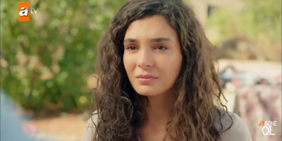 ¡Solo su madre y yo podemos reprender a nuestra hija! No me importa lo que piensen de ella, a Reyyan la respetan.

#HercaiEnImagen