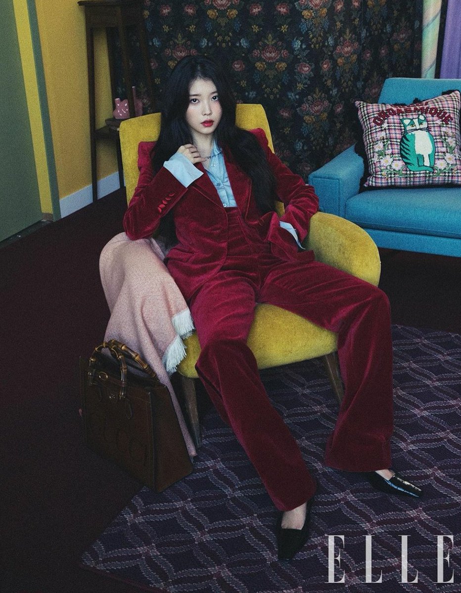 SarahPuteri3's tweet photo. Habis Jongwon terbitlah Jongin (KAI)
🔥🔥
Ini Gucci gak mau collab mereka kah
Knpa harus di pisahin sih style nya udah kapelan tuh 😭
#IU #KAI #Elle #Gucci #HumanGucci https://t.co/nT3BBgbRQ7