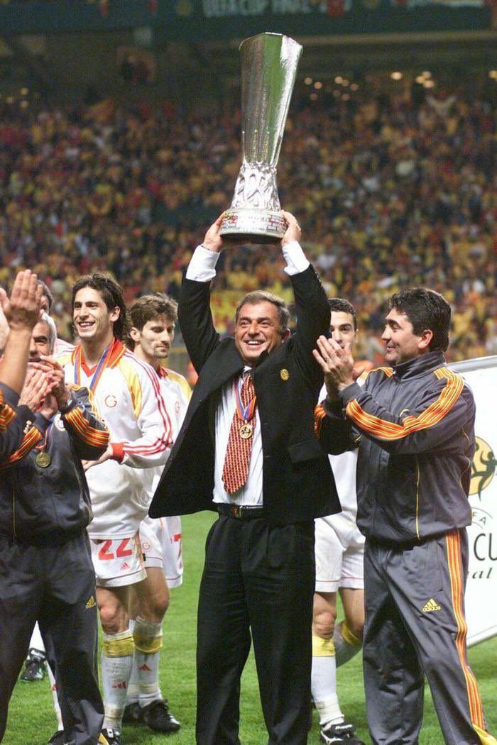 Gücünü Tarihinden Al 
2000 Ruhunu Hatırla 💛❤️ #WeAreGala #Galatasaray
#BugünGünlerdenGALATASARAY 
#FCLMvGS #UEL