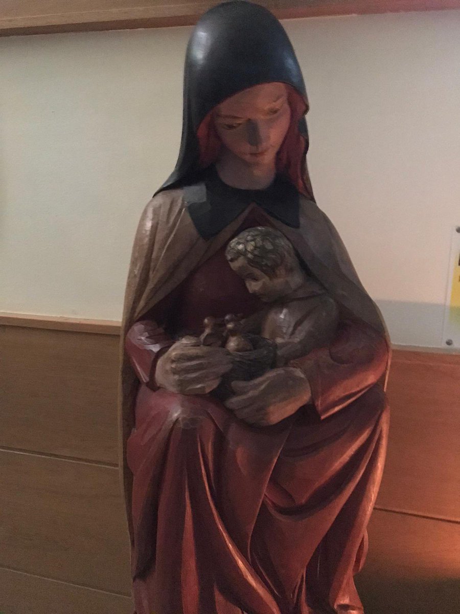 RosairedeFrance's tweet photo. Secours des chrétiens, priez pour nous 
Notre-Dame auxiliatrice, Clichy (92) via Emmanuel et Estelle https://t.co/0v8Wvlthtk