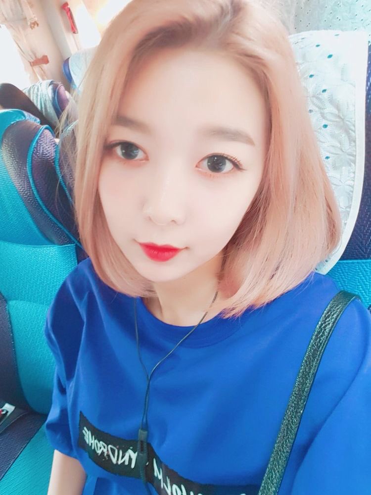 MeowDamiBot's tweet image. lowkey missing caramel haired Dami … 
[ SOB SOB ] PLEASE come home 🤏🏻

—  #DREAMCATCHER  #드림캐쳐  #ドリームキャッチャー  #DAMI  #다미  #ダミ