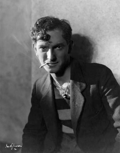 holyspacemonkey's tweet photo. Ferenc Molnar’s play “Liliom” hit the US stage in 1921, with Joseph Schildkraut in the title role on Broadway. Elsewhere in the same year, probably in New Jersey, Bela Lugosi (#BOTD!) directed himself in the lead for one performance in the original Hungarian! #Carousel #TCMParty https://t.co/yLdIDgUd6r