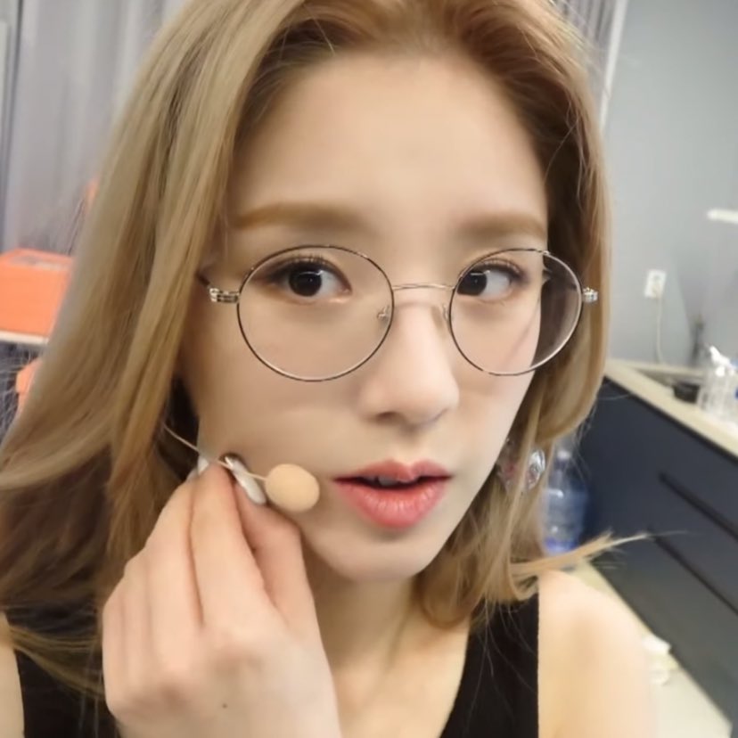 heejin pics (희진) (@heejin_pics) on Twitter photo 