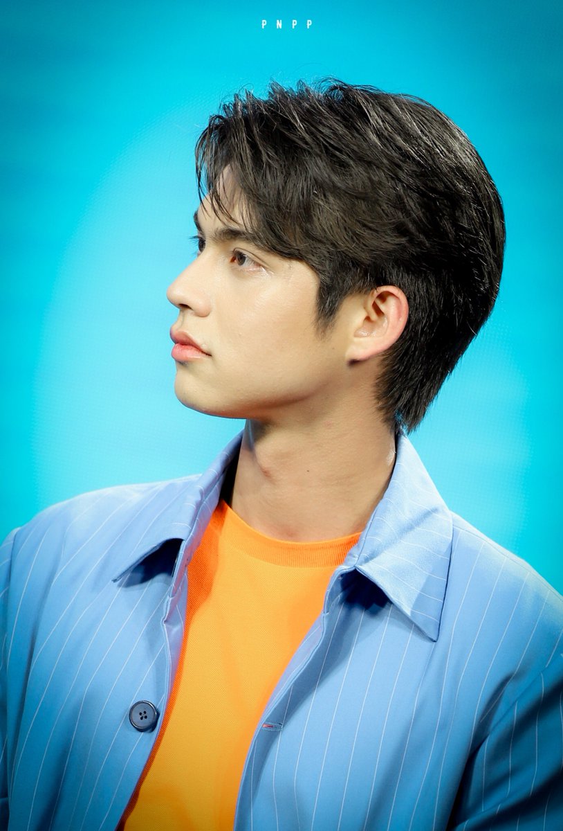 pang_naruetip's tweet photo. พ่อเทพบุตรของแม่ หลังรักมุมข้างของเค้าที่สุด 🤩

#bbrightvc #PaoWinWashBlueActiveFresh #BrightWinWashLiveDay https://t.co/hRRpYl5Hh5