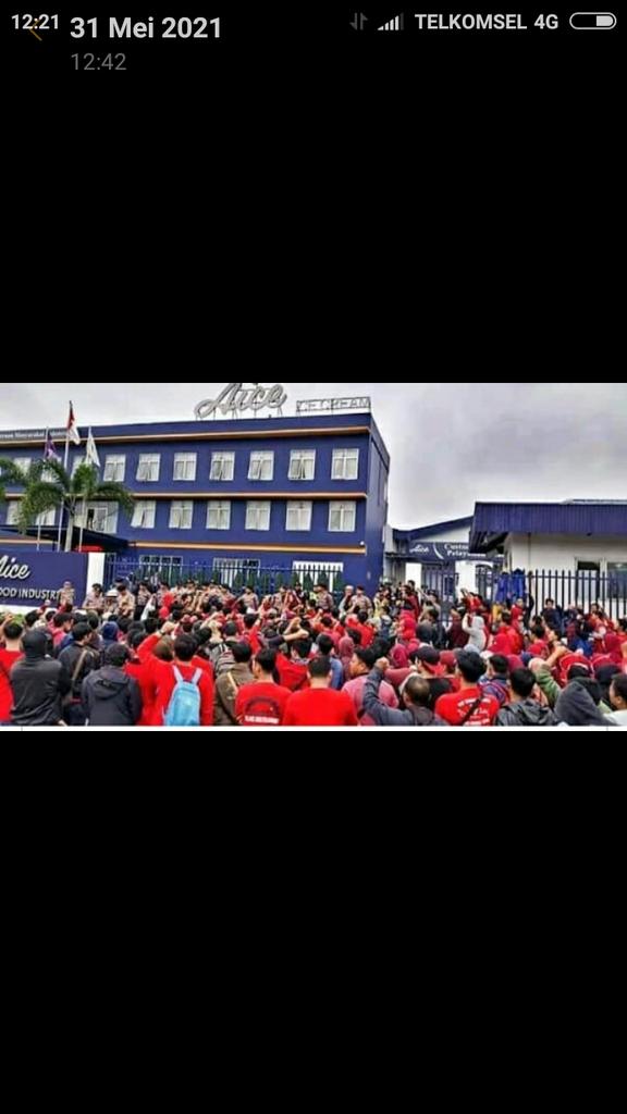 jaedi09's tweet photo. PT yg tak patuh hukum yang ada di Indonesia... #BoikotAice  sampai buruh yg d PHK sepihak d perkerjakan kembali..#BoikotAice https://t.co/i670TqHnIU