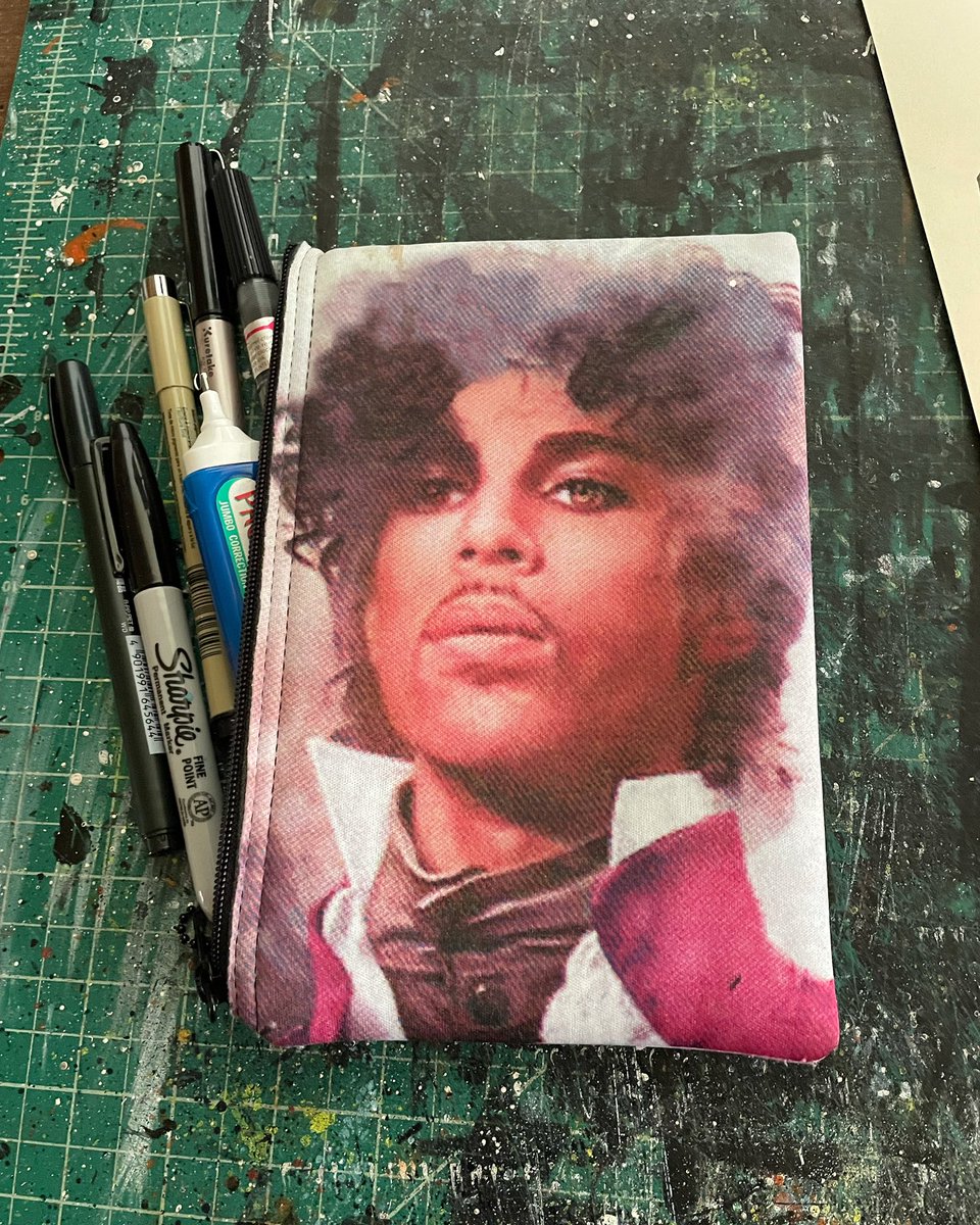 In studio. He’s always with me. He’s always watching. 
#hisroyalbadness #pencilcase #studio #prince #funk #punk #soul #rock #psychedelic #visualfunk #foodone #jimmahfood