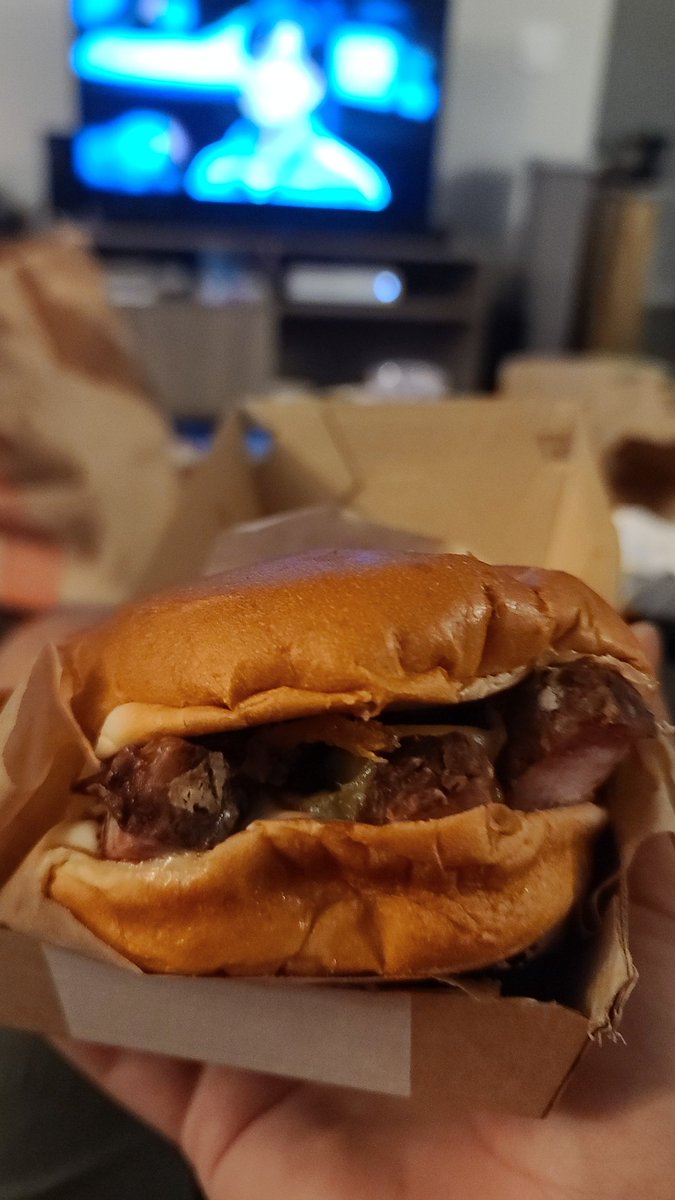 AwestinRL's tweet photo. Watching Squid Game and eating a #PMSporkrib because of this dumb show I watch every day. Shataht to @PatMcAfeeShow and the boys. Keep killing it this season 🤙🏻 https://t.co/4suEJF1Ovj