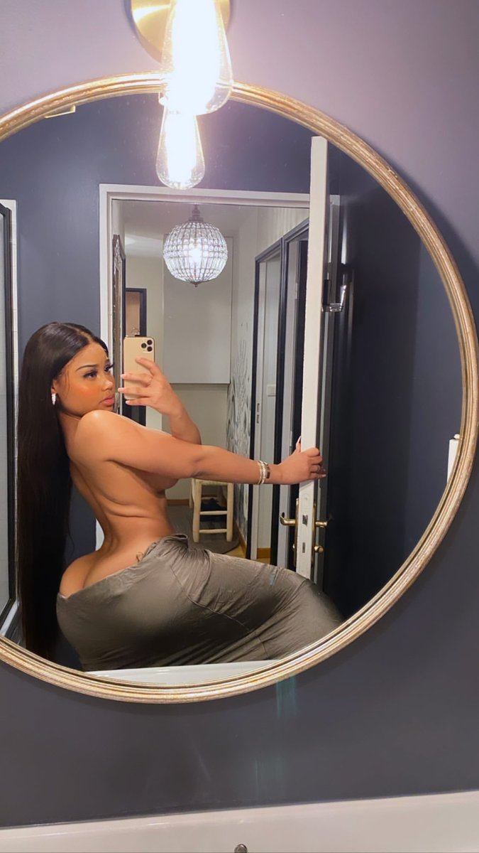 SLUTTYCESS's tweet photo. don’t stare too hard. https://t.co/hPK74mAtOM