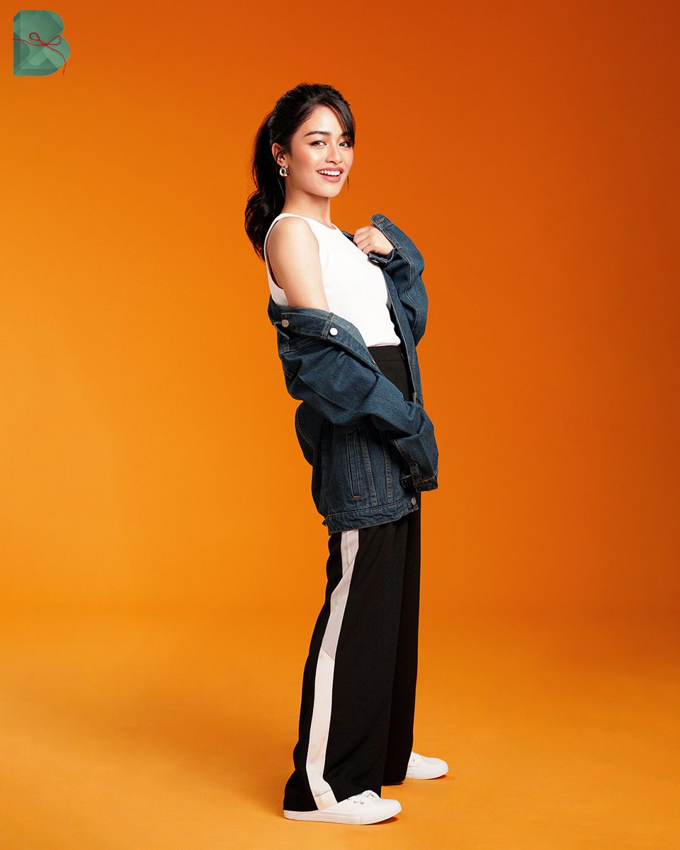 benchtm's tweet photo. Someone's coming home for the holidays! 😉 So happy to officially welcome you to the #BENCHEveryday family, @vivoree ♥️

#BENCHHoliday2021 https://t.co/hzvmrIx7be