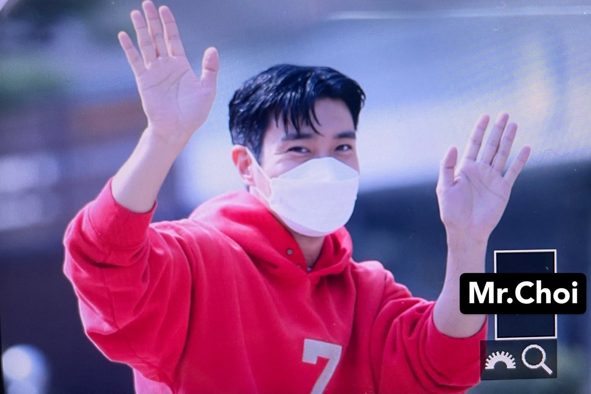 211021 Siwon♥️ 볼하트 할까말까🤔 고민고민하다 초깜찍 볼하트 날리며 하트 어택😭 환한 웃음으로 치유되는 심신🤗🤗🤗 <a href="/siwonchoi/">Siwon Choi</a> 
#최시원 #siwonchoi #superjunior #술꾼도시여자들