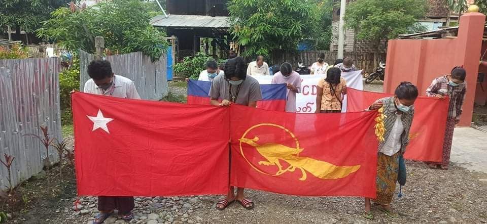 spring21MM's tweet photo. Civilians from #Kalay showed solidarity with the rest of the country in the fight against the Military Dictatorship on the morning of October 21 despite the arrest and terrorists' brutalities.
#Oct21Coup
#WhatsHappeningInMyanmar 
#MilkTeaAlliance https://t.co/mxfePeX8d1