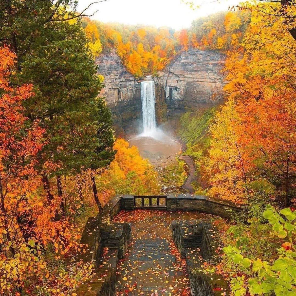 My hometown is prettier than your hometown.
