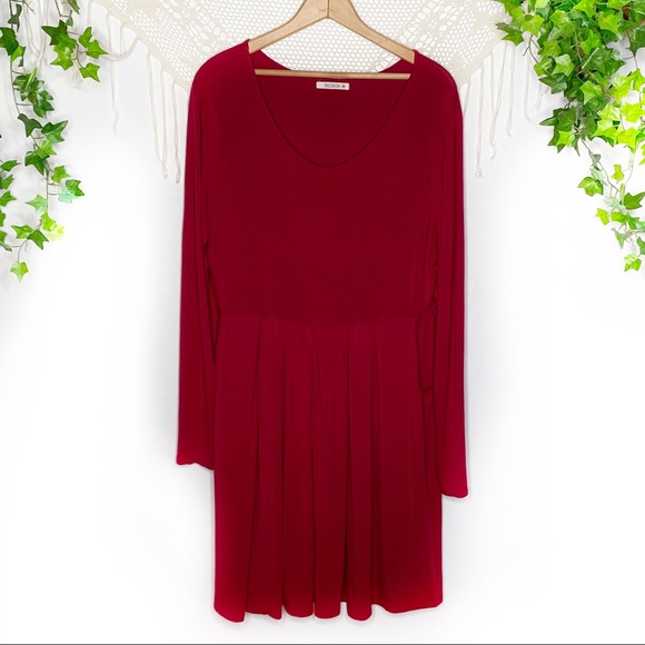 courttmitchh's tweet photo. So good I had to share! Check out all the items I'm loving on @Poshmarkapp from @Kristin88141790 #poshmark #fashion #style #shopmycloset #anthropologie #reoria: https://t.co/XC77mIk1vZ https://t.co/mMdoYZ1DXH