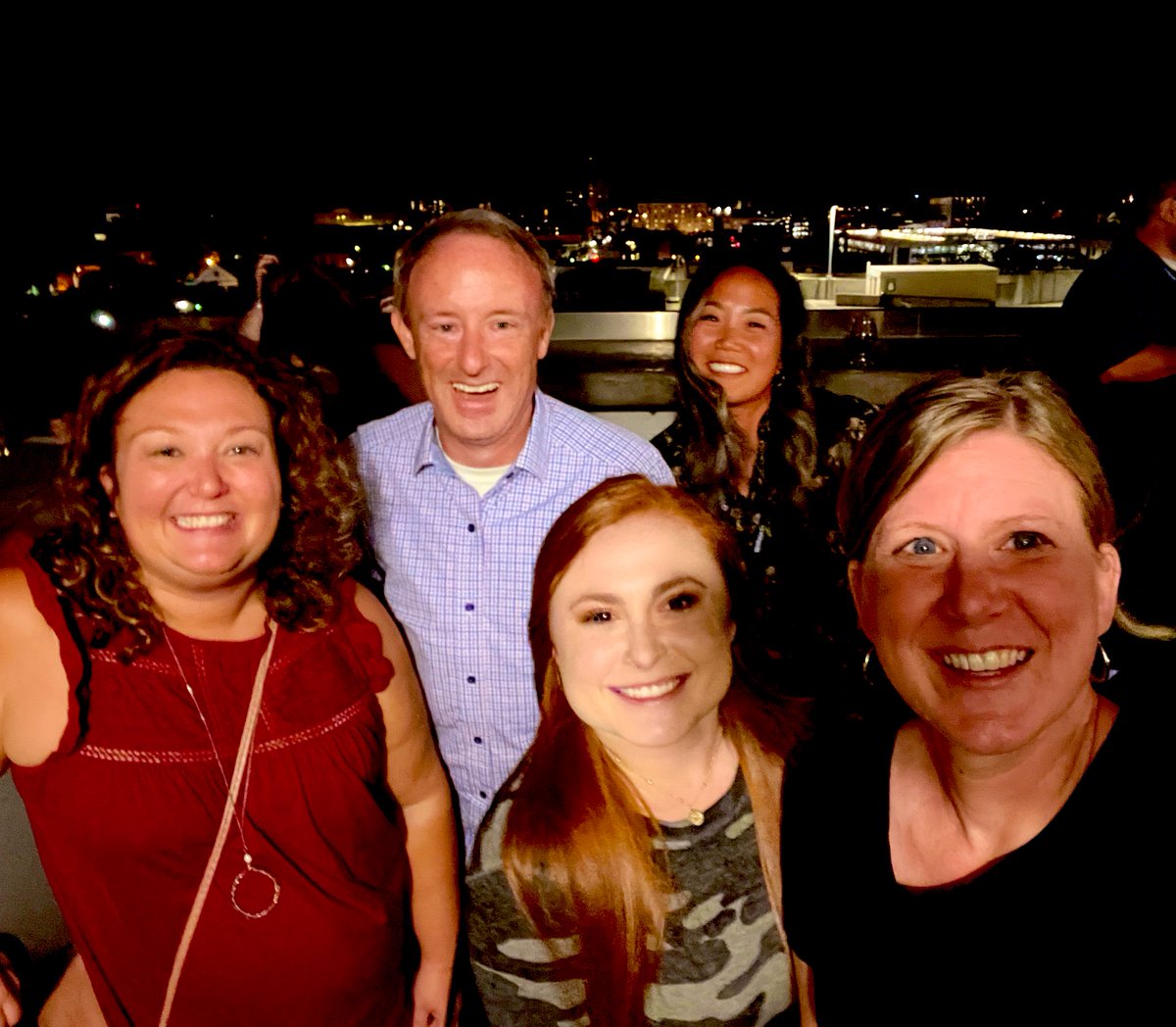 AarikaSandlin's tweet photo. Another amazing evening of networking with PR professionals from @NCSPRA and @scnspra at the annual conference. #restorerebuildreconnect https://t.co/Ig8OHDn38J