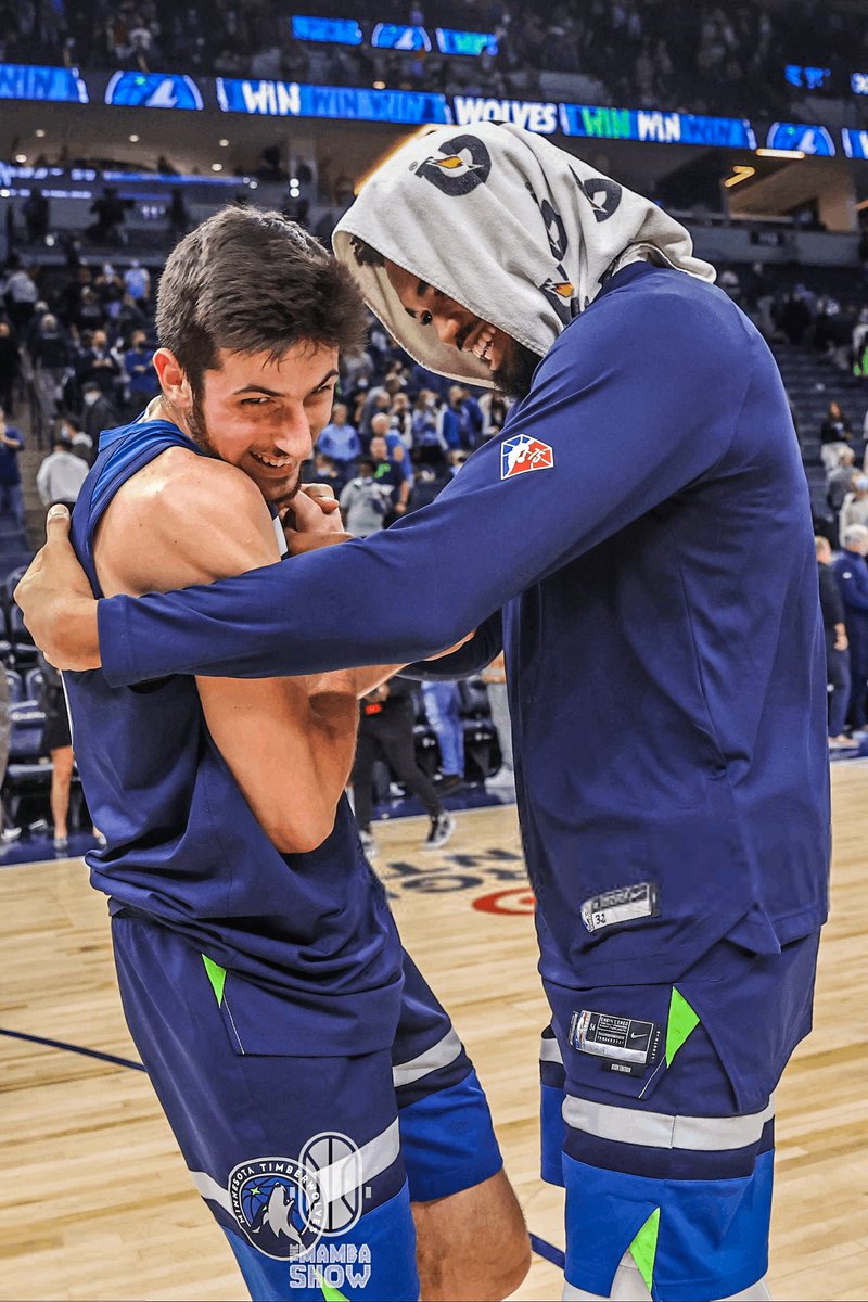 WolvesLatAm's tweet image. b r o m a n c e 💚💙