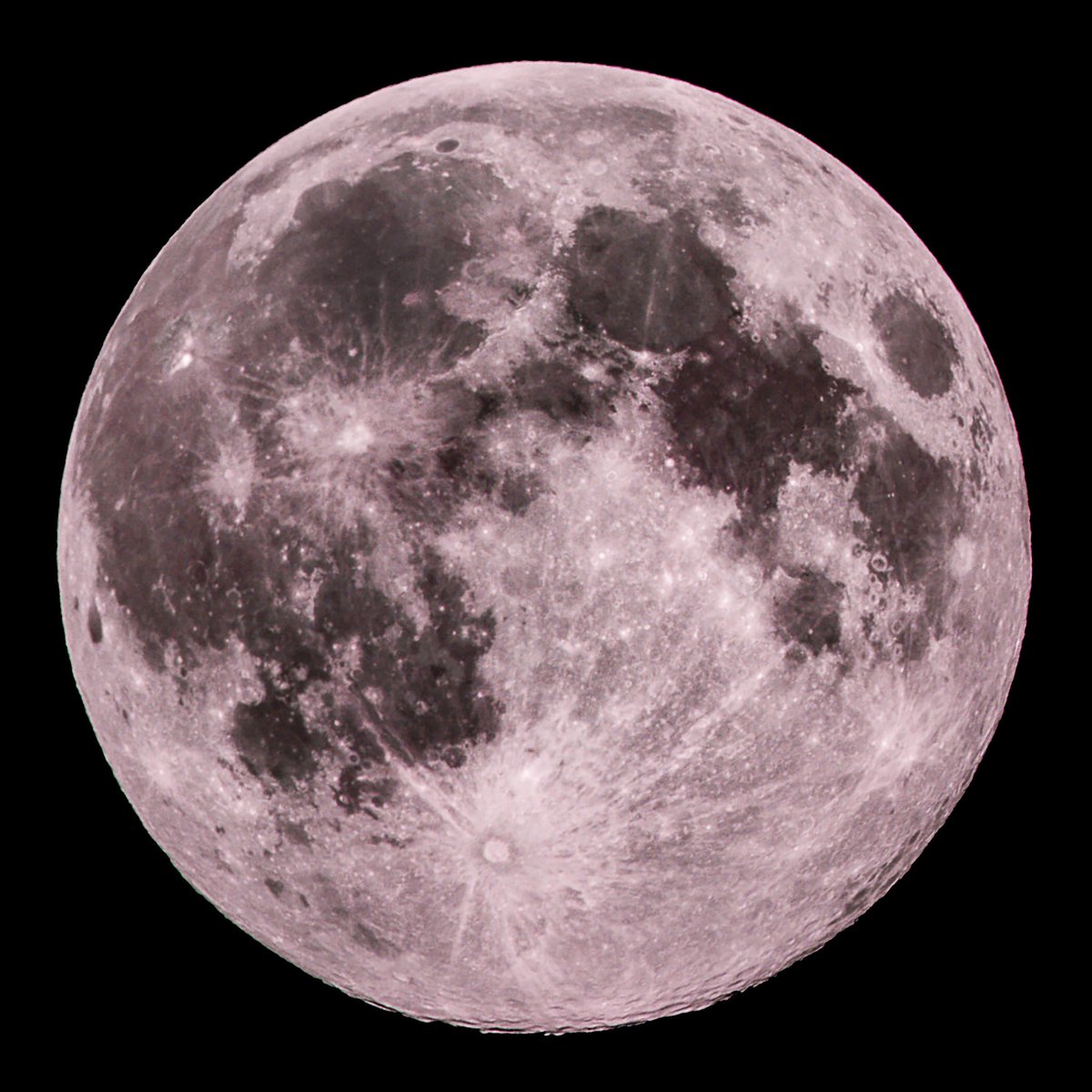 georgieraemoore's tweet photo. The man in the moon is really a woman! Can you see her? Can you see me?
#FullMoon #HuntersMoon #ladyinthemoon # https://t.co/CYhjXbr1Wj
