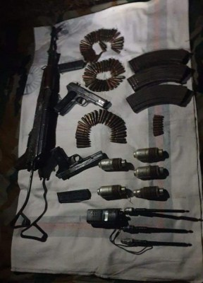 RadioChinar's tweet photo. @Tiny_Dhillon @adgpi Firing by #Terrorists was retaliated to, leading to elimination of two terrorists
An AK rifle, a UBGL &amp; war like stores were recovered
Three soldiers were grievously injured &amp; were evacuated, where Sep Karnveer Singh succumbed to his injuries
#Kashmir 
@NAN_DINI_ 
@kakar_harsha https://t.co/bfCHSz7IlQ