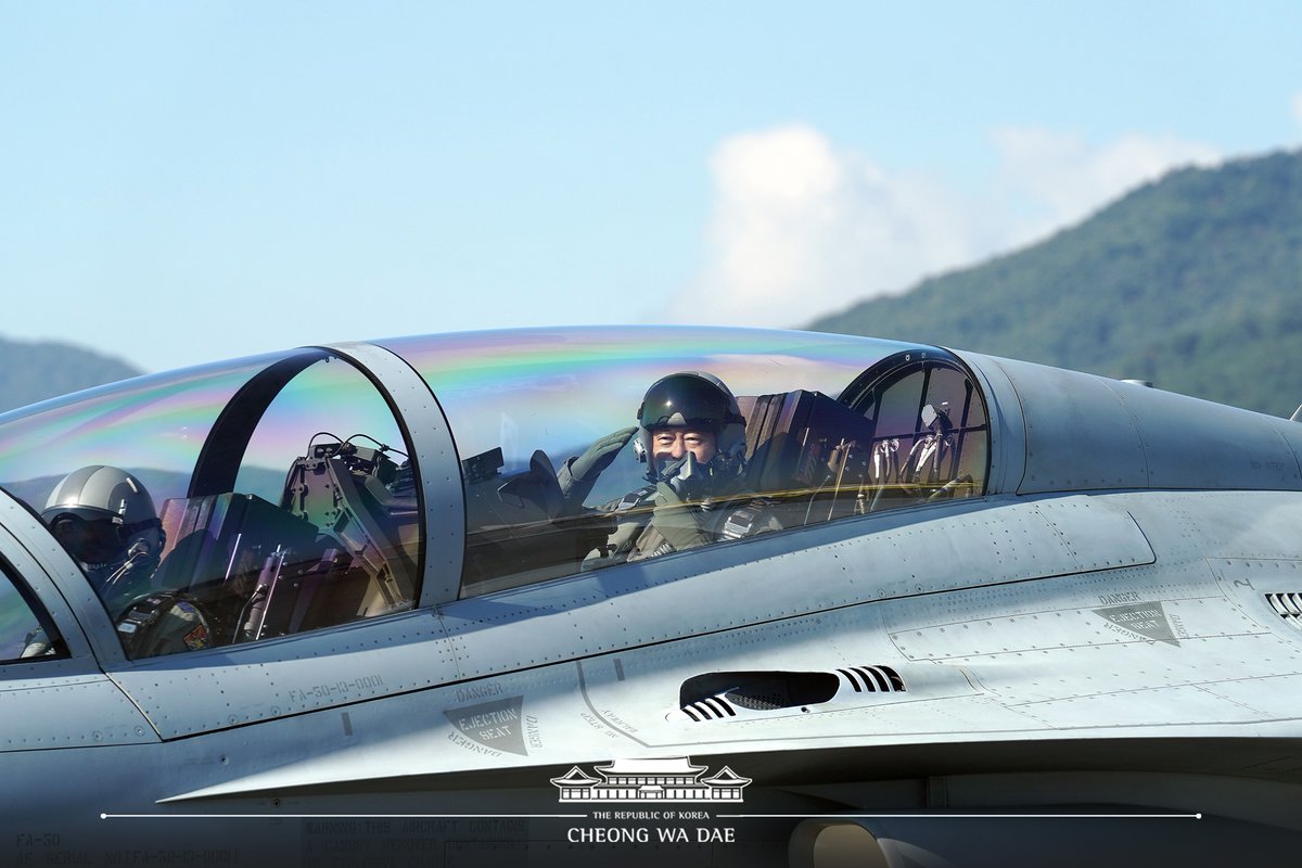 President Moon onboard an FA-50 fighter jet