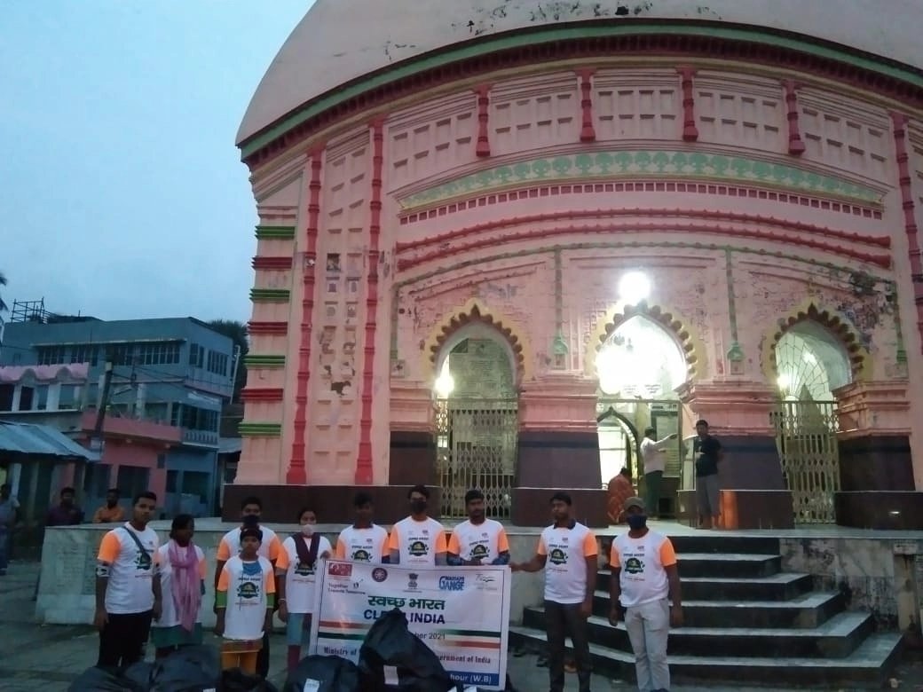 DiamondMyBharat's tweet photo. Keep India clean to feel proud of being its citizen.

#CleanIndia
#SwachhaBharat
#AzadiKaAmritMahotsav
#CleanIndia #swachbharat #cleanindiamission #garbage #noplasticwaste #noplastic #removeplastic https://t.co/tZa1Q0cgn3