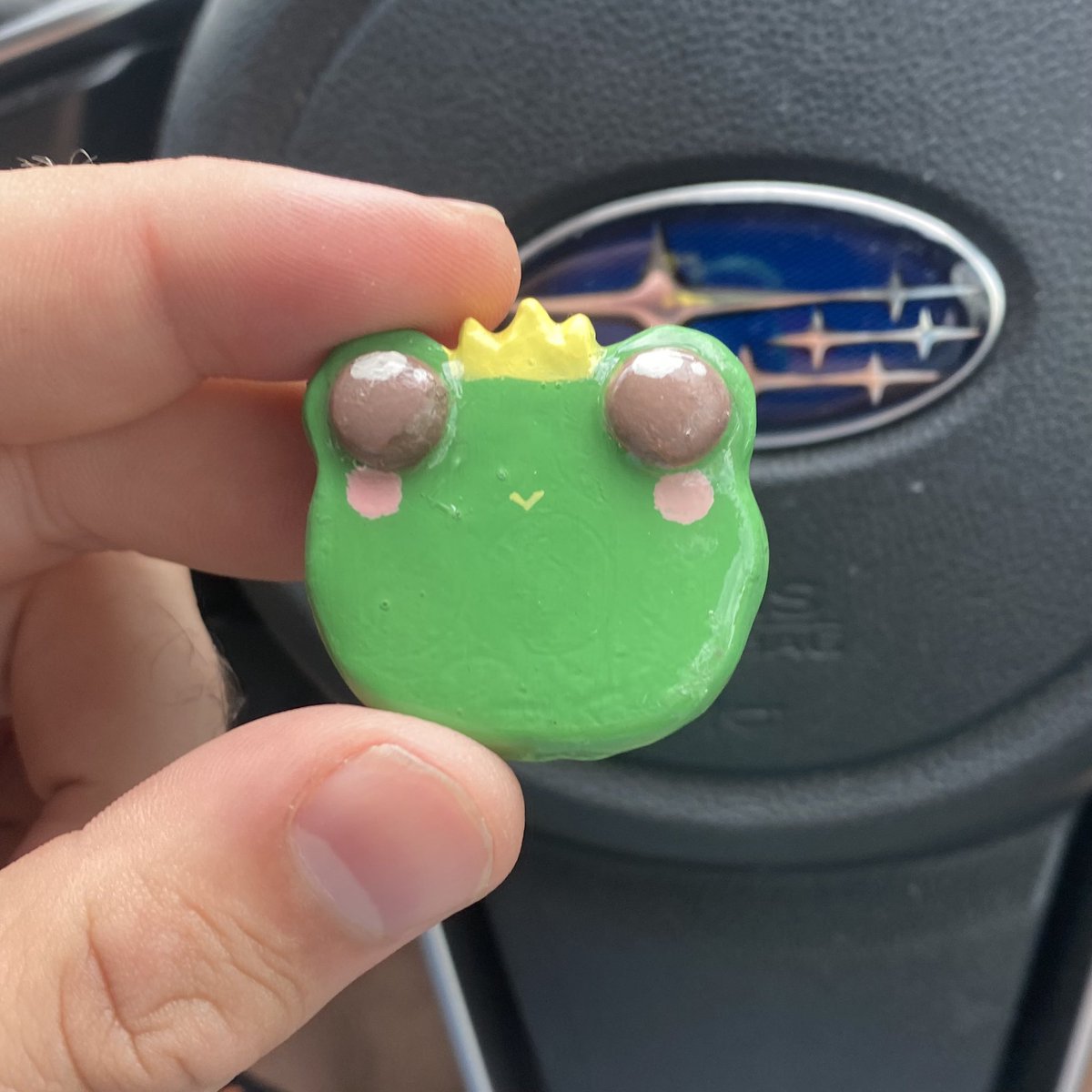 BlackwellJ_'s tweet image. This arrived in my PO Box with no card and no return address either — just “Happy Birthday”…

If you are the source of this ADORABLE gift, please reveal yourself so I can thank you!!🥰🐸 #frogcontent