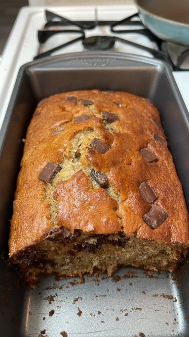 made chocolate chunk banana bread last night 😛 https://t.co/sEgx8aSAZM