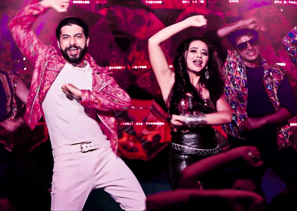 _ruuistic's tweet photo. Keep streaming #HaloReHalo ♥️
9M+ Views 💗
🔗https://t.co/KInxgySbx0
#SharadMalhotra #HellyShah
#Shahel https://t.co/fsJZy49D8Q